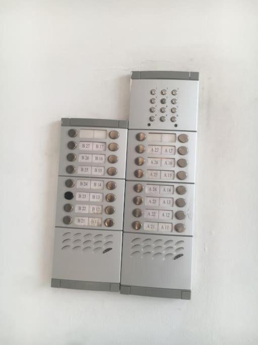 Appartement Simple Et Propre Szfaksz Kültér fotó
